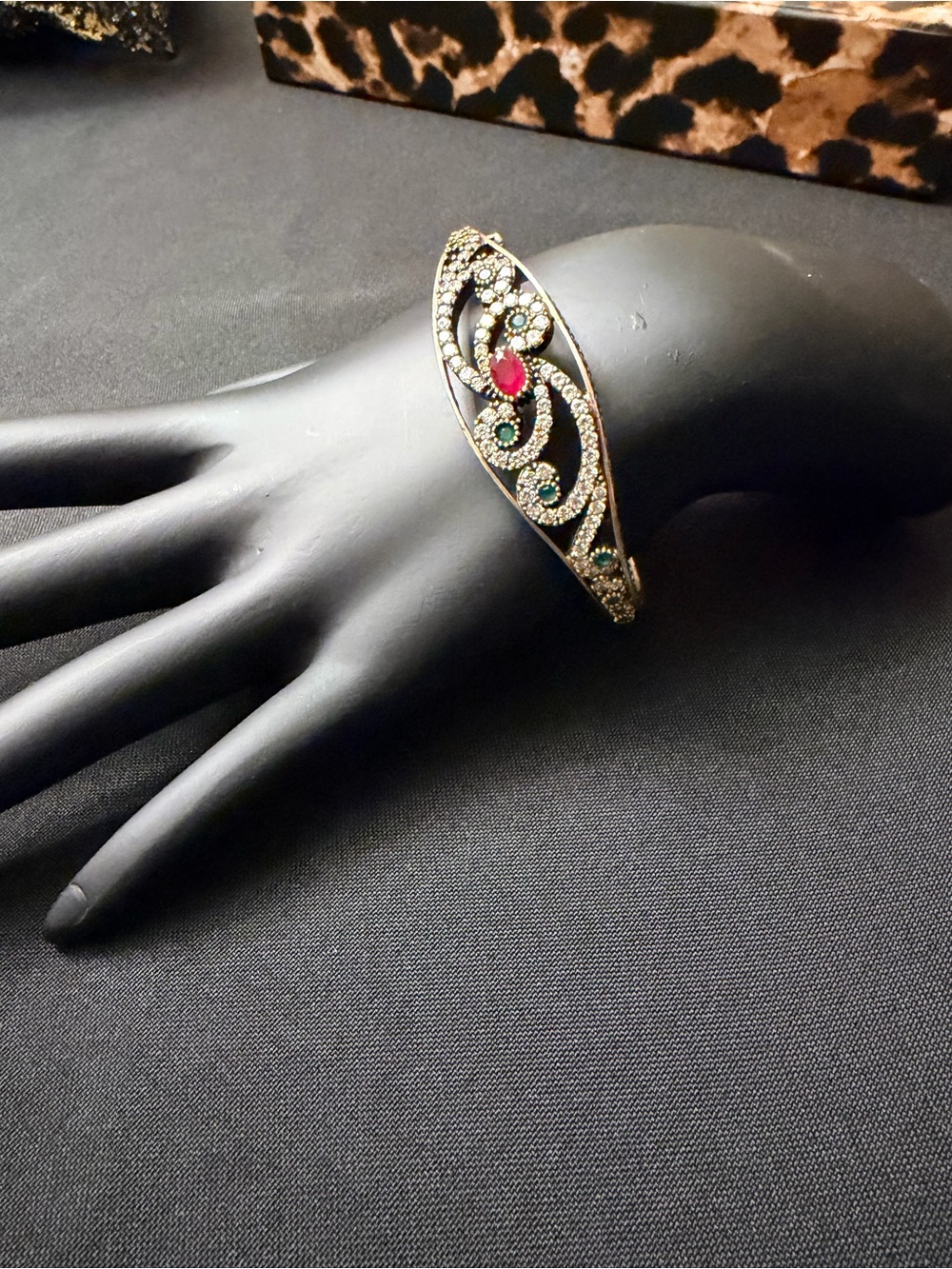 925silver Bracelet with ruby-and emerald Stones
